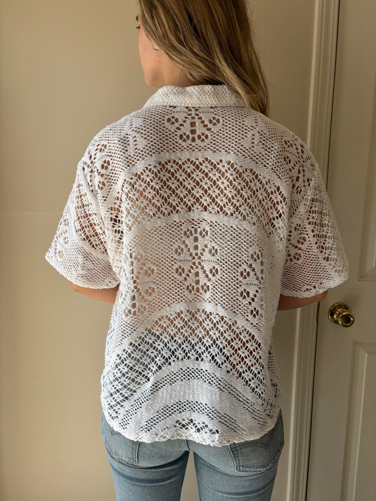 M/L Crochet Vertical and Arched Floral Design button-down