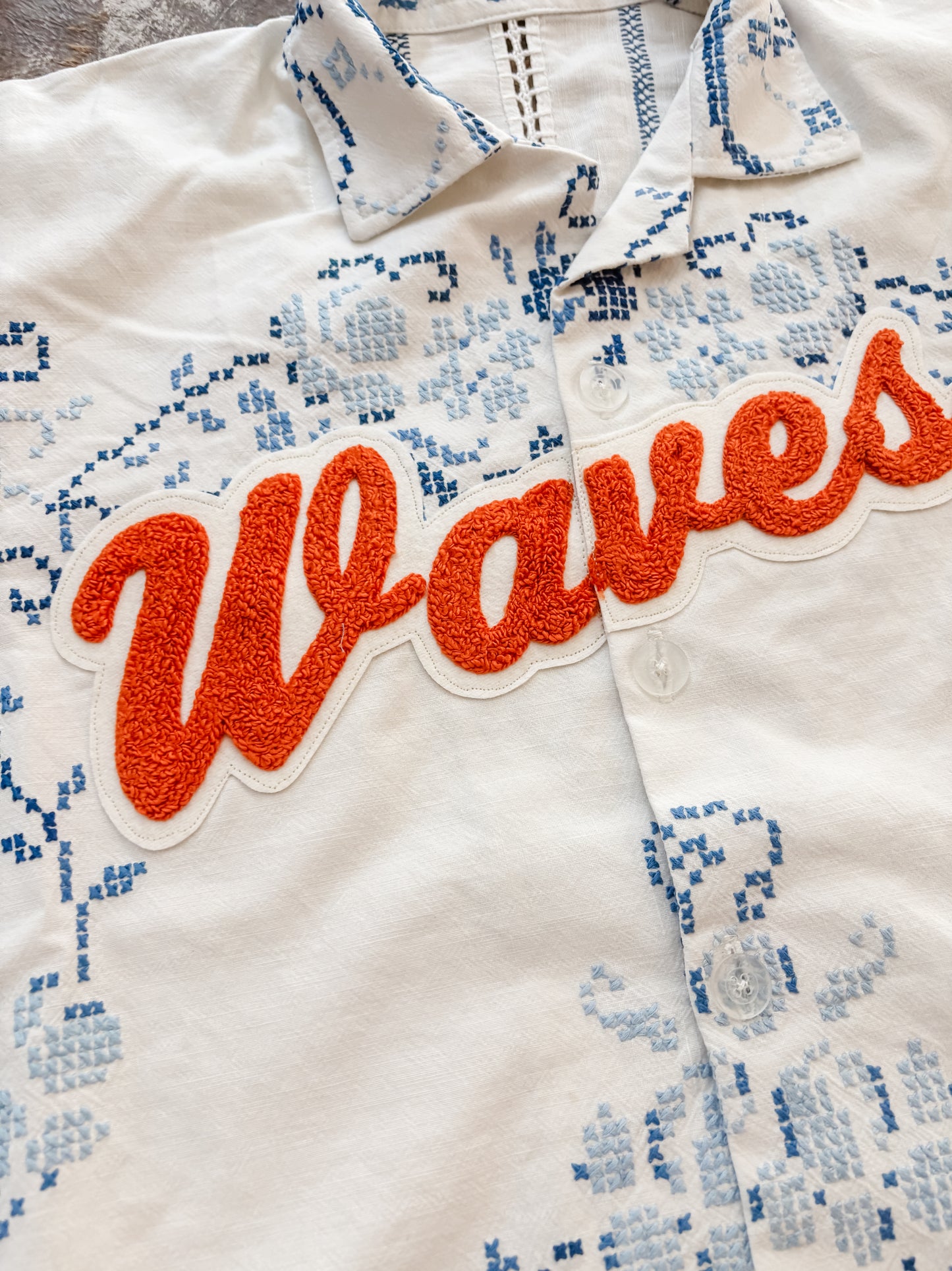 M/L Orange Waves Vintage Varsity Shirt
